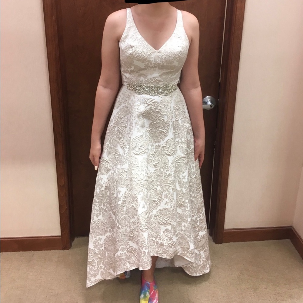 Cachet size 4 dress! It is cream with gold pattern.